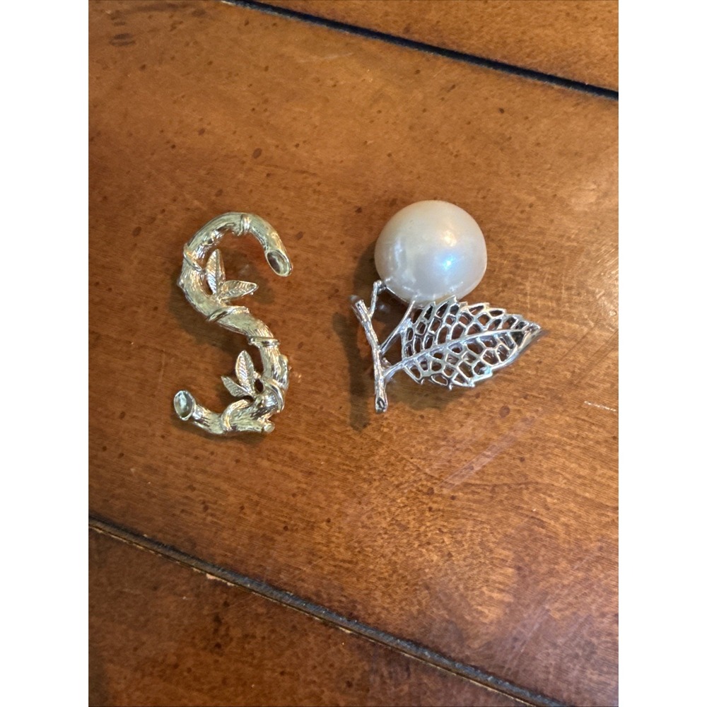 Vintage Signed Sarah Coventry  Monogram Brooch Pin + Leaf Pearl Pin - Brooch Lot